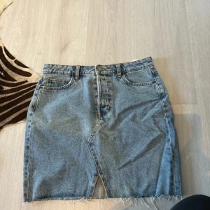 Jeanskjol - Nyskick, storlek 40