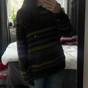 Gullig stickad tröja - Orginalt pris 350 