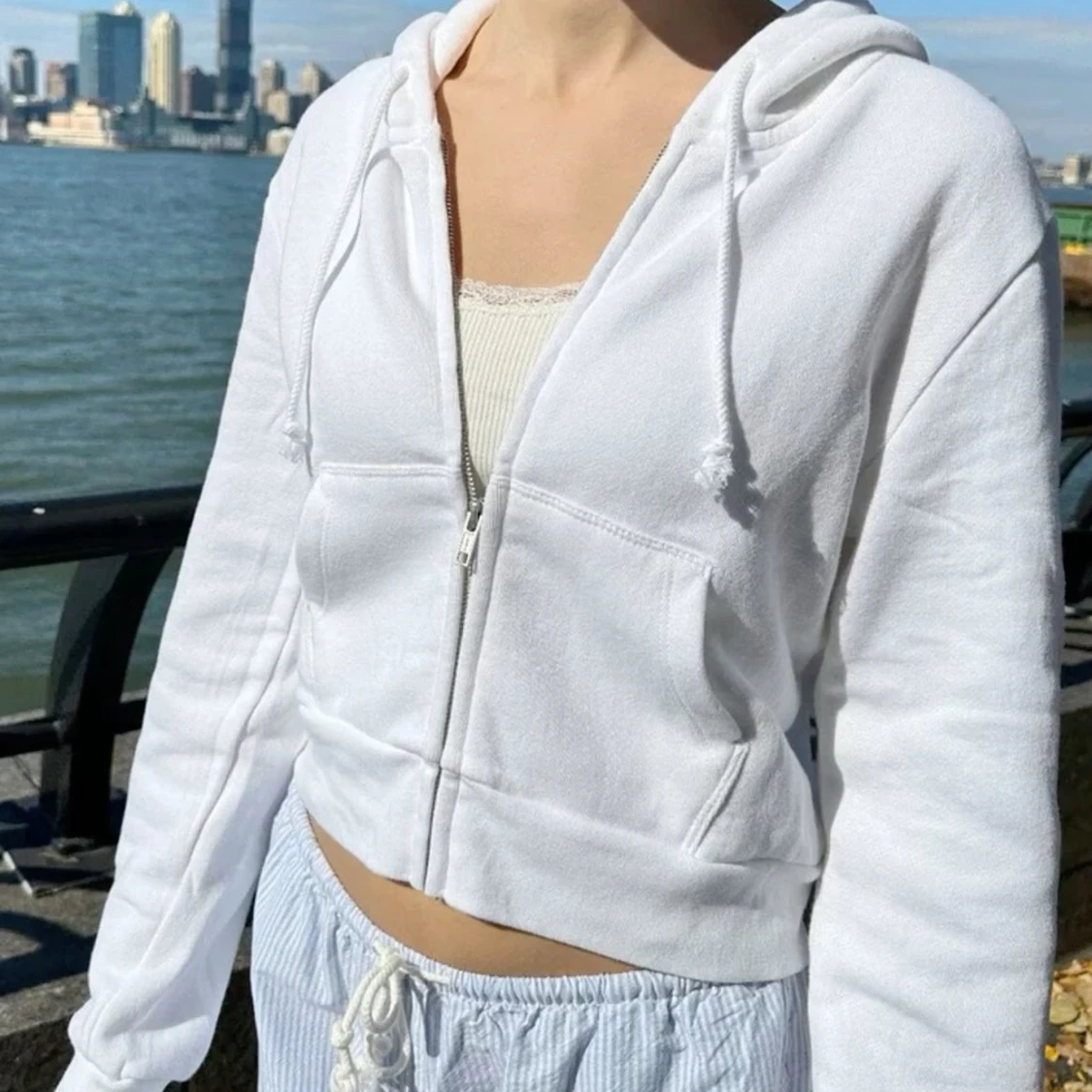 Vit Brandy Melville zipup