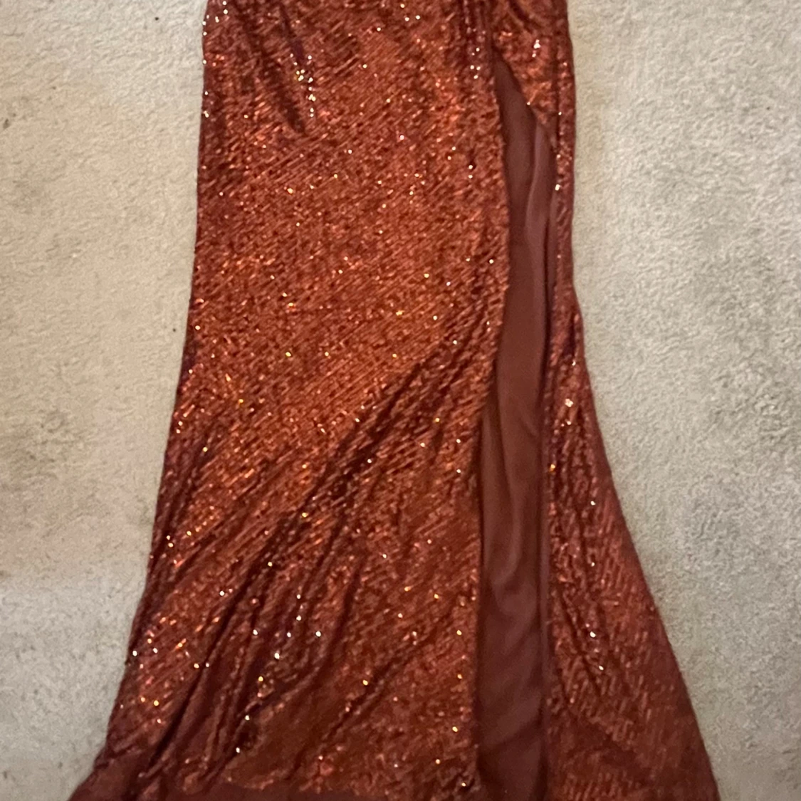 Glittrig balklänning  - 90