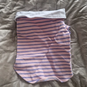 Hundkläder  - Super söt pikétröja, passar mindre hund exempelvis pomeranian 