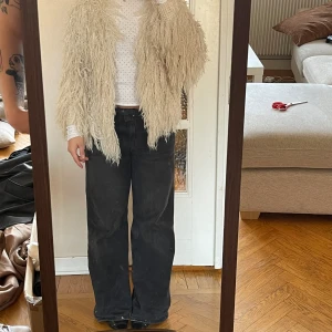 Fransig Cardigan - Köpt secondhand i Paris, superfint skick!!