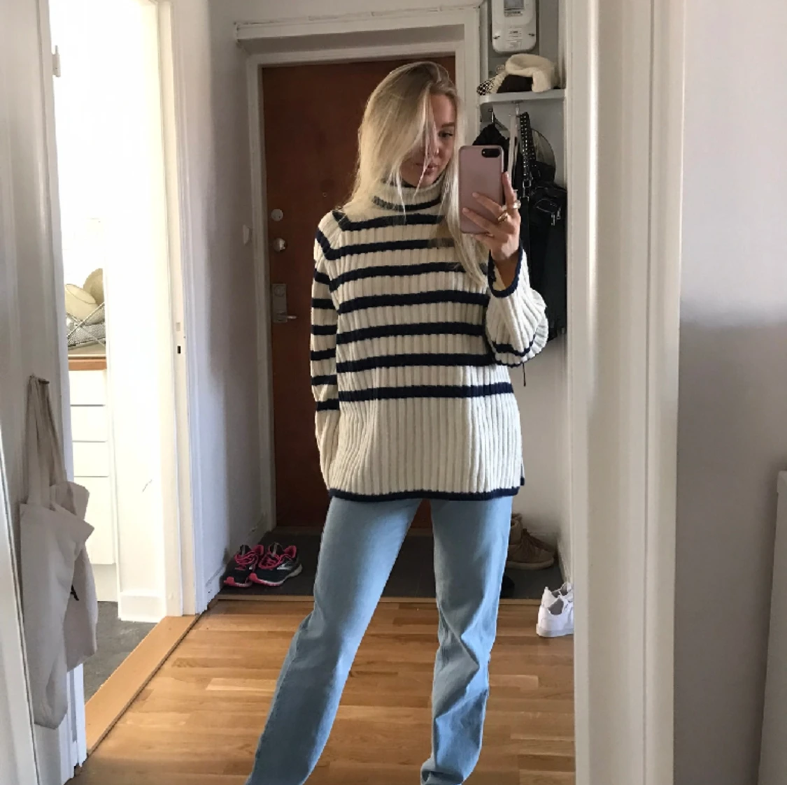 Stickd tröja med polo