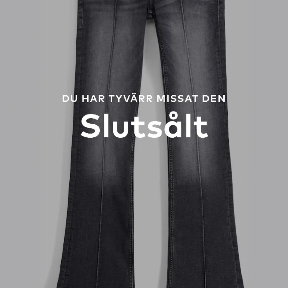 Säljer dessa superfina jeans pågrund av att jag inte får användning av dom . Använt 2 gånger och är i superbra skick💓köparen står för frakten . Jeans & Byxor.