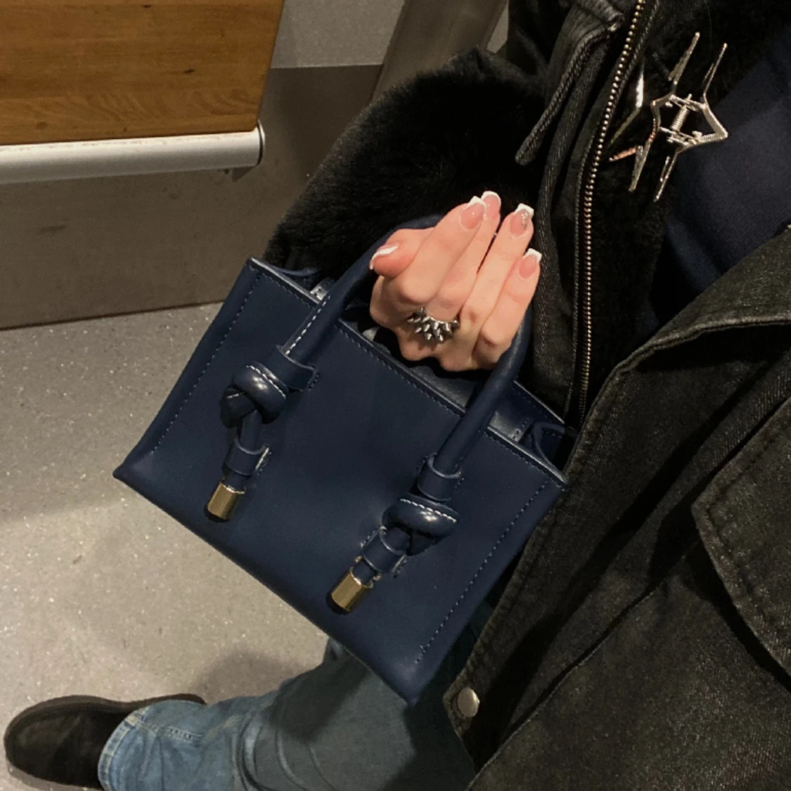 Snygg zara väska - 90