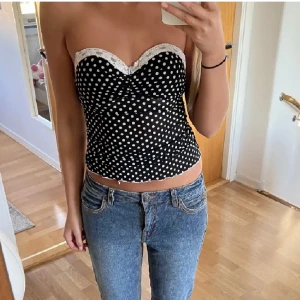 Prickig topp - Intressekoll på denna toppen som har en insydd Justerbar bh inuti, säljer endast vid bra bud❤️