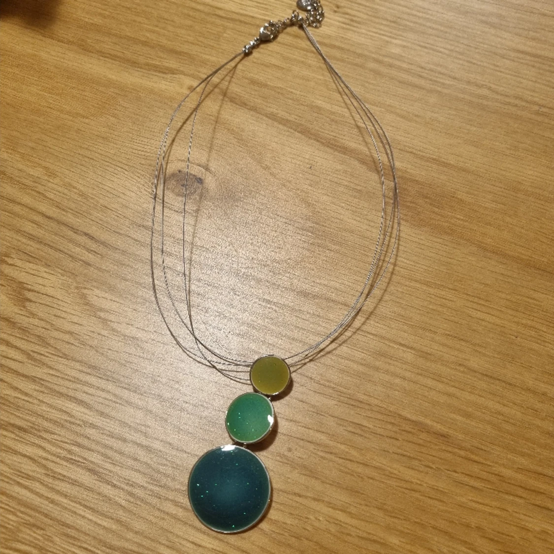 Halsband gröna stenar - 90