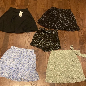 Kjolar -  Säljer fyra stolar och ett par shorts. Alla är oanvända och en har till och med lappen kvar. Storleken är allt från XXS till M så skriv om ni intresserade så kan jag berätta storleken. 50kr styck