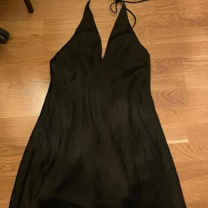 Bianca Klänning - Bianca ingrossos kollektion från nelly 