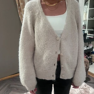 Kofta - Fin kofta från only. Köparen dator för frakt ❤️storlek xl men passar mig som är s/xs perfekt