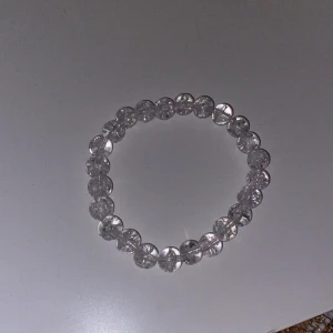 Smycken - Två halsband och en fint armband🩷