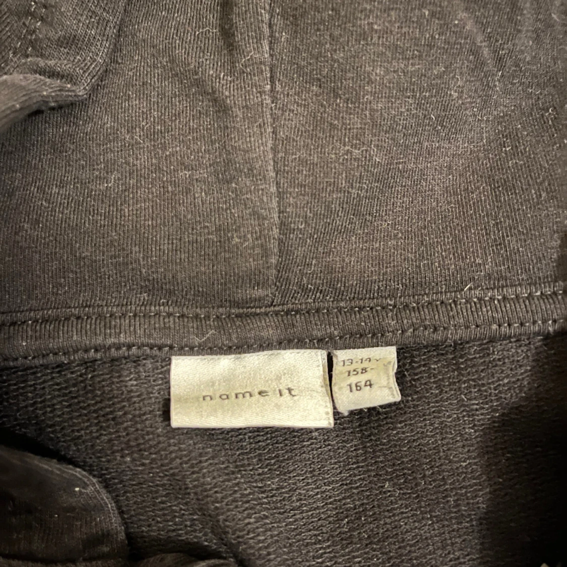 Svart zipup hoodie  - 91