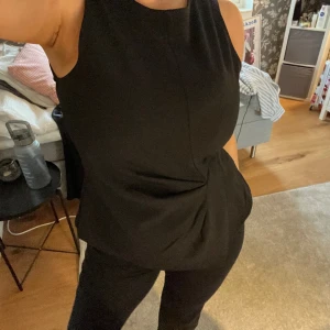 Topp - Så söt topp från bikbok. Aldrig använd så i väldigt bra skick!! Storlek L men skulle säga att den passar m också 