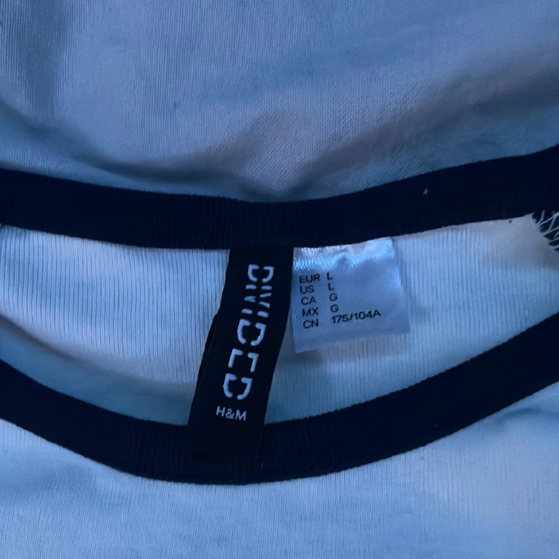H&M T-shirt  - 91