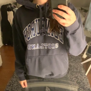 Hoodie  - Scotland Edinburgh hoodie! Säljs för den ej kommer till användning💕