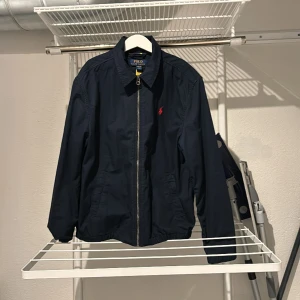 Polo Rahlp Lauren Jacka/ over shirt  - För 12-11 åringar 10/10 skick för 1 000 kr.  Har bara används några gånger