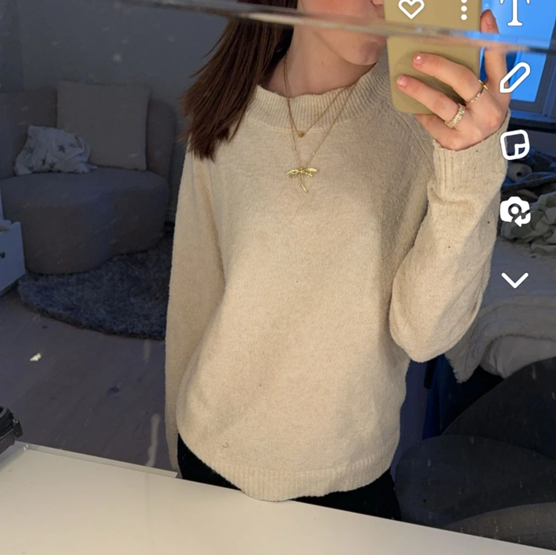 Beige stickad tröja