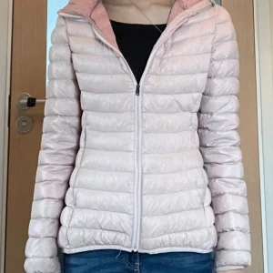 Everest jacka  - Storlek 34 skön och snygg vår jacka 