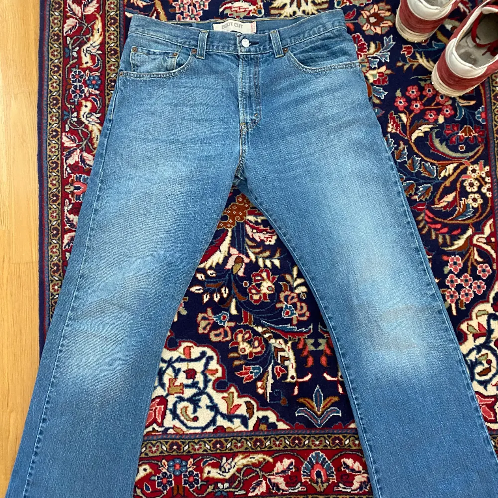 Säljer ett par Levis jeans. Storlek 33/32. Jeans & Byxor.