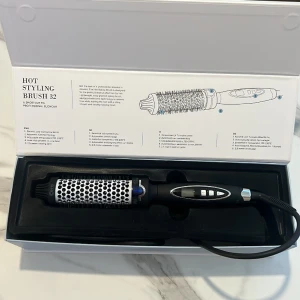 Värmeborste - Värmeborste från märket Cera, 32 mm.  Köpt på Lyko.