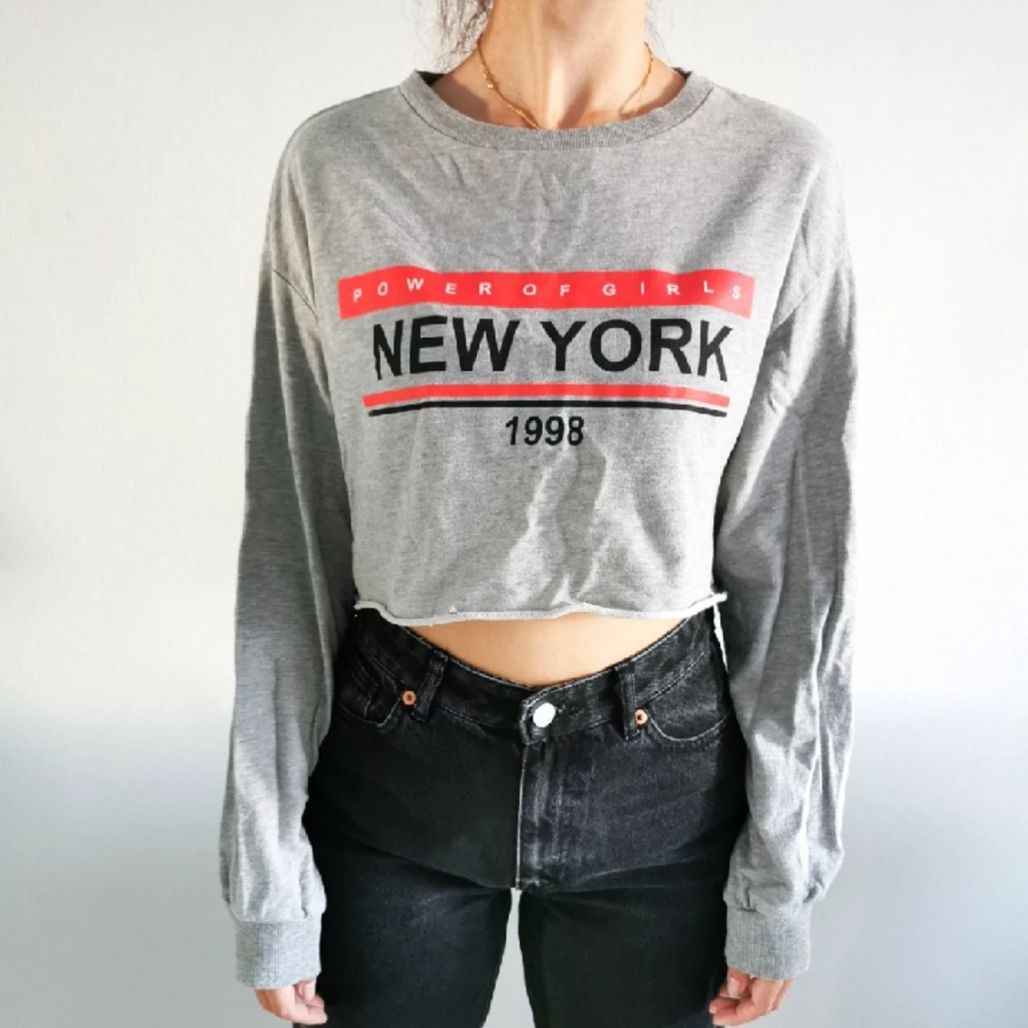 Grå cropped sweatshirt stl S