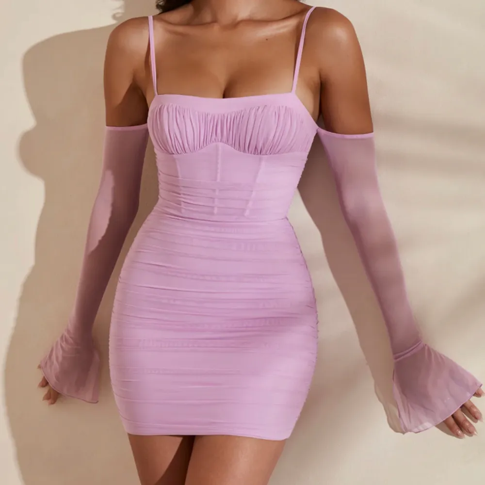 Intressekoll på denna rosa långärmade miniklänning från Oh Polly! Kom gärna med prisförslag 💞Endast använd 1 gång!. Klänningar.