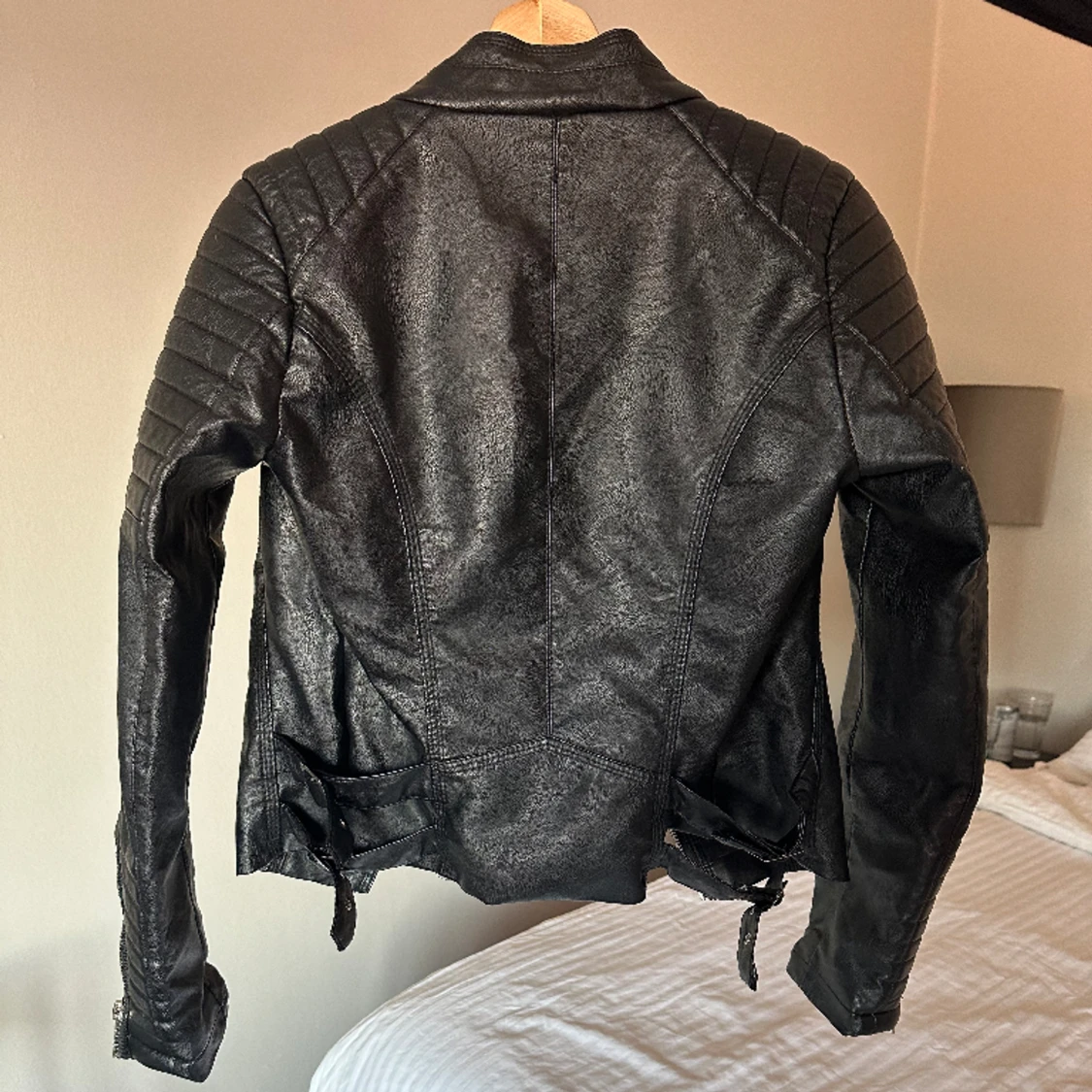 Svart skinnjacka  - 90