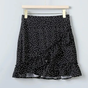 Kjol - Säljer kort kjol🥰 Skriv privat för fler bilder eller frågor💗