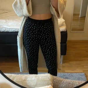 Pyjamasbyxor - Fint skick! Tyvärr för små/korta för mig. Väldigt skönt material. 