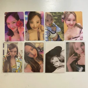 TWICE NAYEON PHOTOCARDS - Har dessa Nayeon photocards som jag säljer! Kan också byta mot vad som helst på andra bilden, annars gäller dessa priser -- övre rad: 50|50|50|50 -- Nedre rad: 60|60|20|20 (kr) // Frakt från 18kr // Skriv till mig om du vill köpa eller byta! 