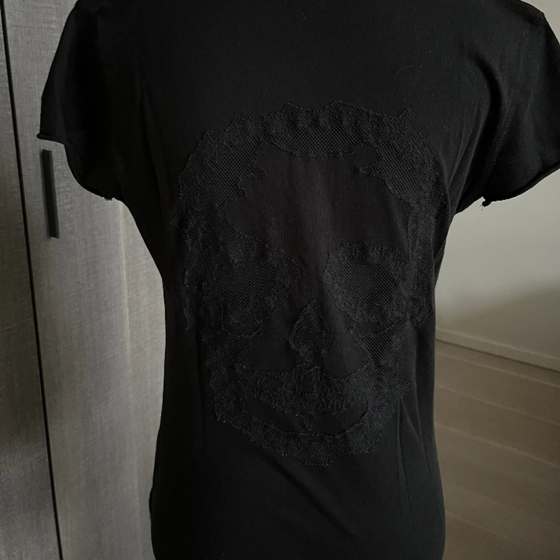 Zadig Voltaire T-shirt i svart
