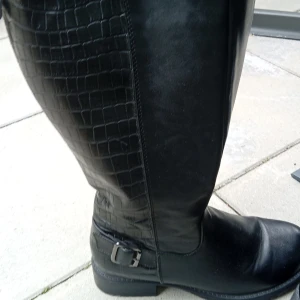 Snygga svarta Boots  - Andvänd en vinter.nästan nyskick.  Storlek 38