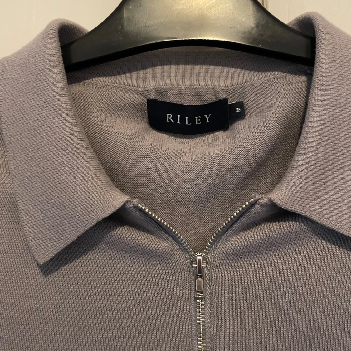 Grå cardigan från Riley - 90