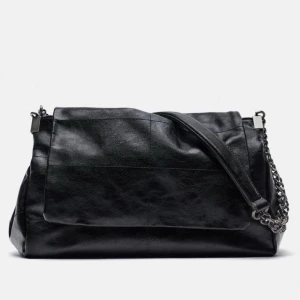 Zara väska - Säljer denna snygga zara väska som köptes förra hösten, använd ett fåtal gånger