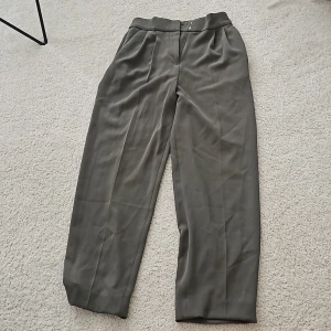 Byxor - Strl. 34 från h&m