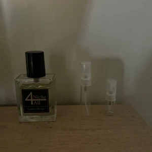 Niche4all Lemon mango sample - Niche4all Lemon mango är inspirerad utav God of fire från Stephan humbert lucas. Perfekt parfym till sommaren. 2ml - 40kr. 5ml - 90kr. Om du vill köpa hör av 🤝