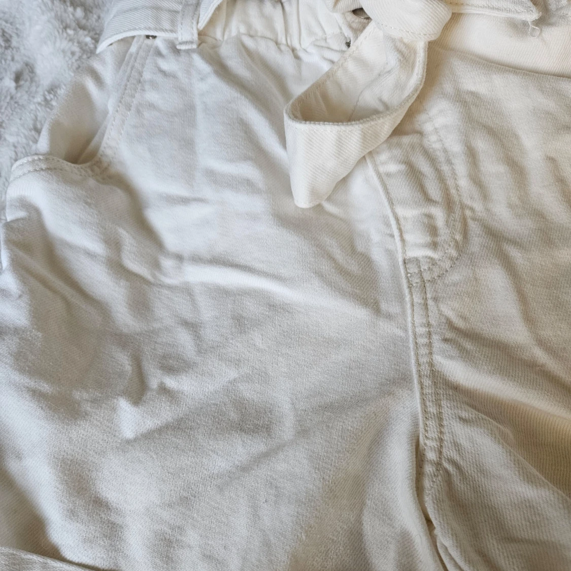 Högmidjade jeansshorts nytt - 90