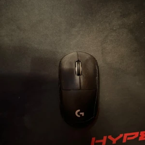 Logitech G Pro X Superlight Trådlös Gamingmus  - Säljer Mus+laddare - Logitech G Pro X Superlight Trådlös Gamingmus - Svart 