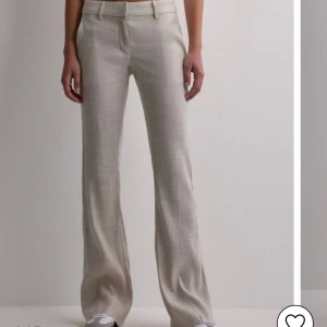 Linnebyxor  - Aldrig använd då de var för stora. Köpta för 500. Säljer för 249kr