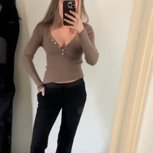 Världens skönaste topp - Super skön söt stickad topp från vero Moda. Använd en gång  Strl xs 