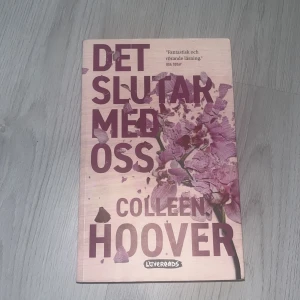 Det slutar med oss av collen hoover - I bra skick! Priset kan diskuteras!!