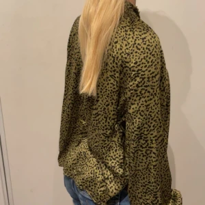 Blus med mönster! - Bra skick