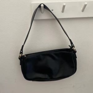 Baguette bag  - Super gullig baguette bag i mycket bra skick. Skriv för mått! 