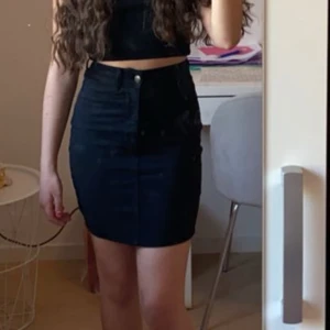 Svart Molly kjol 🖤 - Svart Molly kjol i storlek XS 