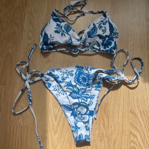 Gullig bikini - Aldrig använd! Säljer för att jag beställde hem bikinin i 2 olika storlekar🩵