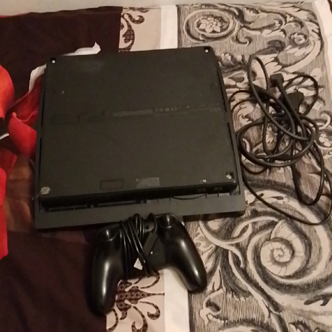 Hej! Jag säljer min sons ps3 kablar och kontroll kommer med köpet levererar bara 😃 - 91