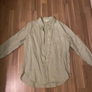 Mint grön linnen skjorta - Aldrig använd, från H&M, storlek S