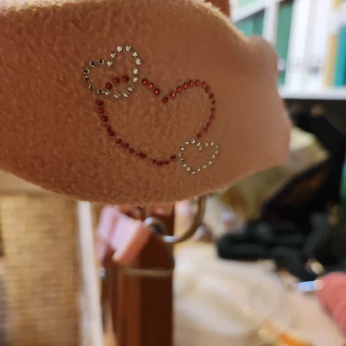 Super söt rosa grimma