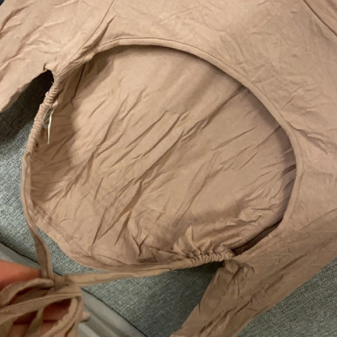 Tröja med öppen rygg  - 90