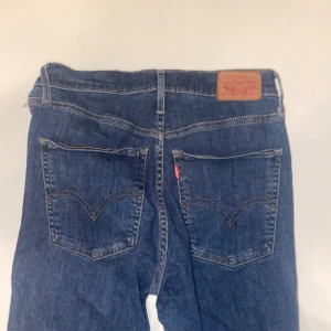 Levis strauss & co jeans storlek 26 - High super skiny jeans från Levis jätte fina knappt använt 